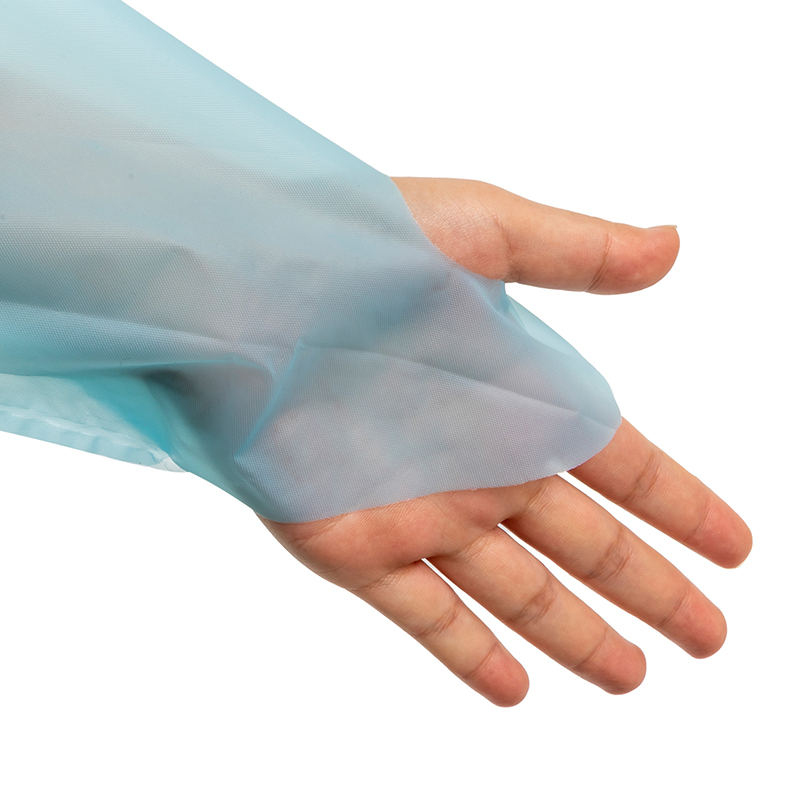  Одноразовый пластиковый водонепроницаемый изолирующий халат, халат CPE с длинным рукавом и петлей для большого пальца